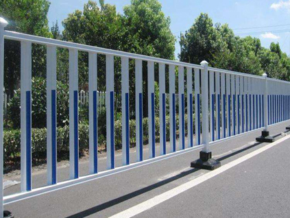 道路护栏安装